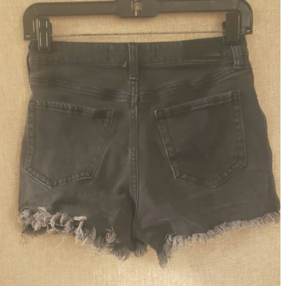 Hollister Gray Jean Short Ultra High Rise mom short 3" size 25